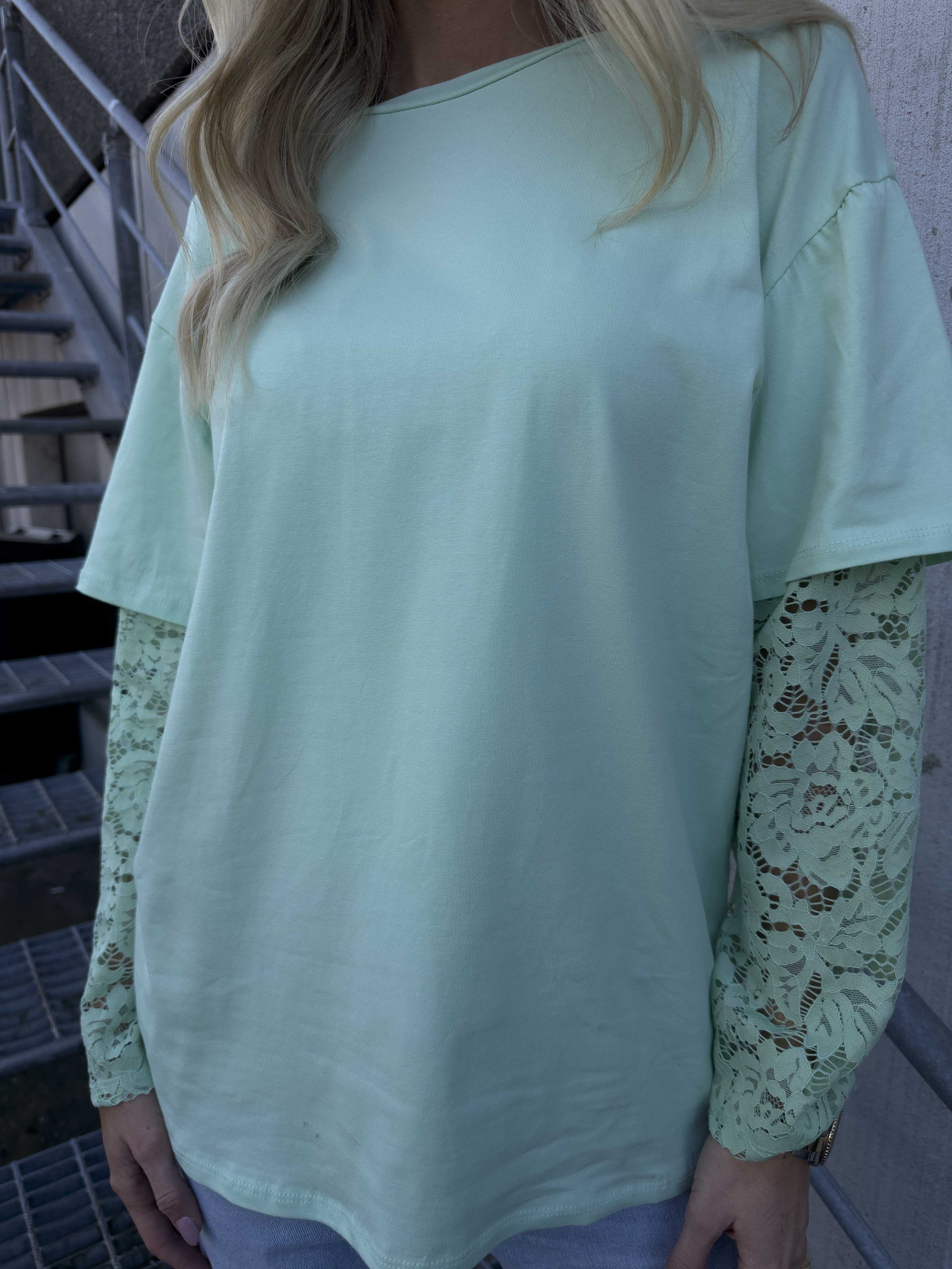 Valerie - T-shirt i bomuld med lange blonde ærmer